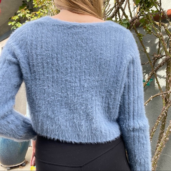 fuzzy blue cropped sweater - Picture 2 of 3